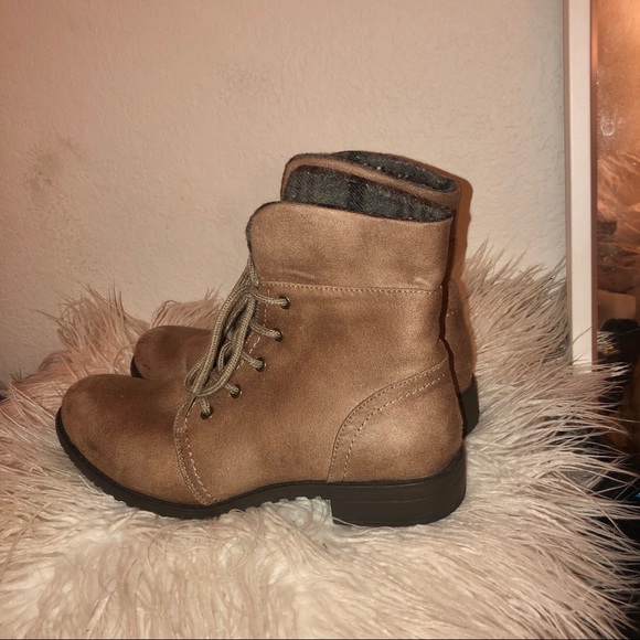 tan combat boots - Picture 2 of 4